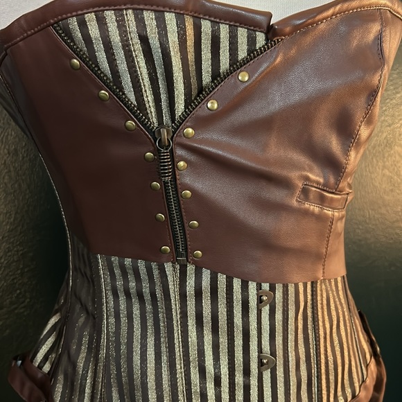 Steampunk Inspired Corset and Skirt - Picture 4 of 8